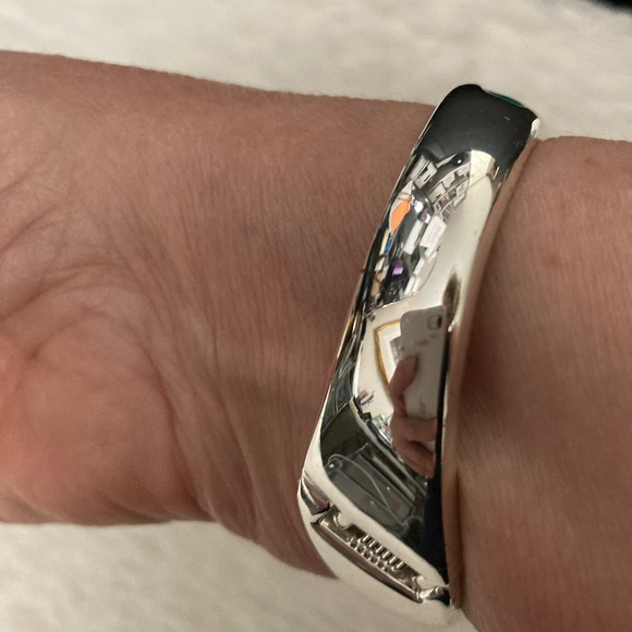 Dolphin cuff bracelet - Picture 6 of 6